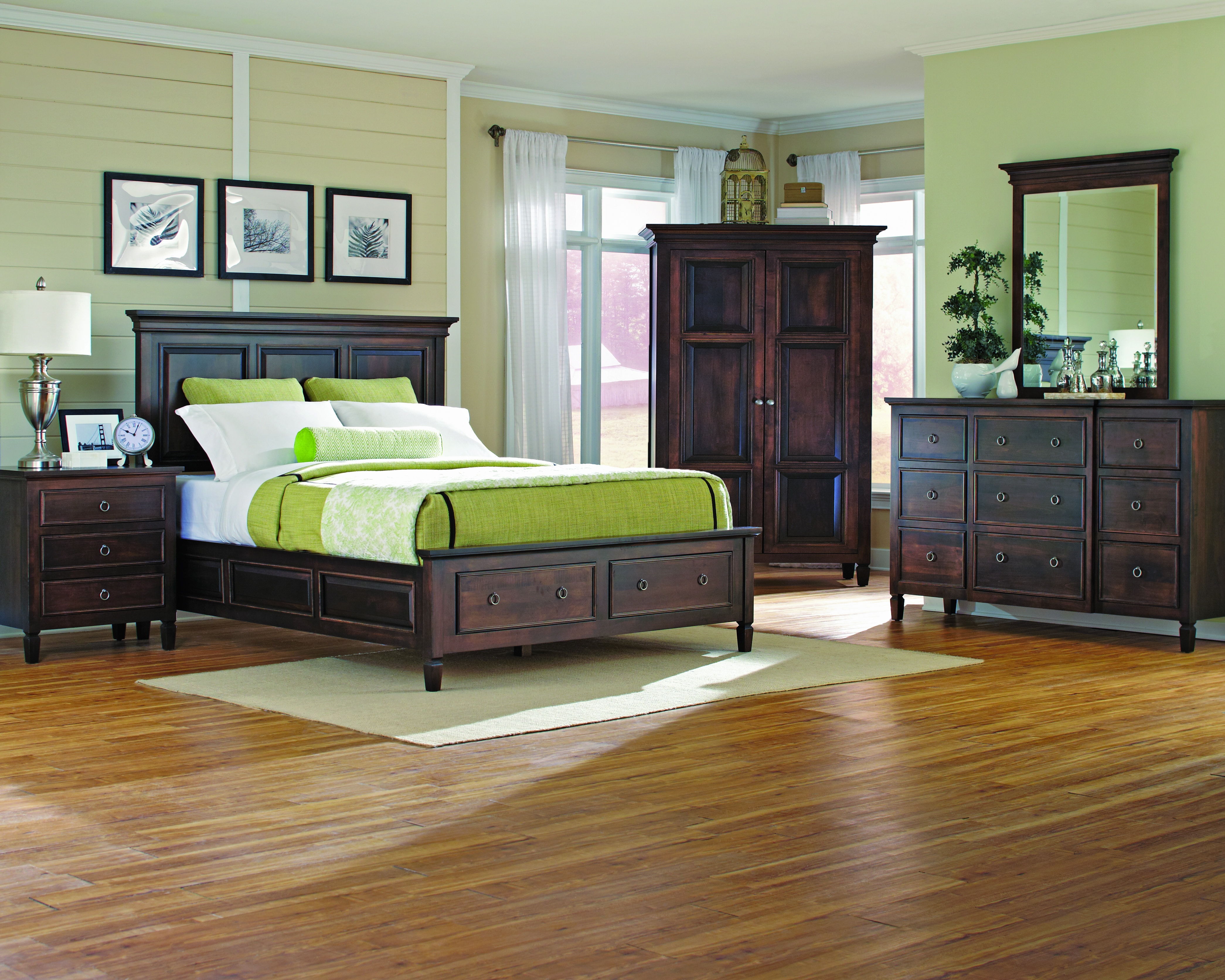 Palettes by Winesburg Bedroom Vineyard Haven Panel Bed with Left Side